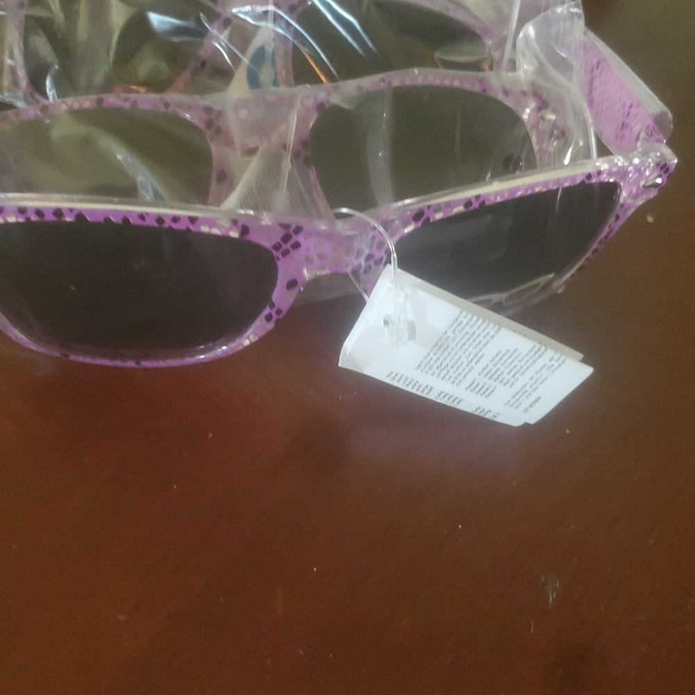 Sunglasses - Picture 5 of 6